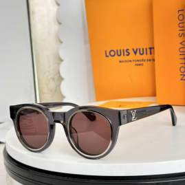 Picture of Louis Vuitton Sunglasses _SKUfw76722124fw